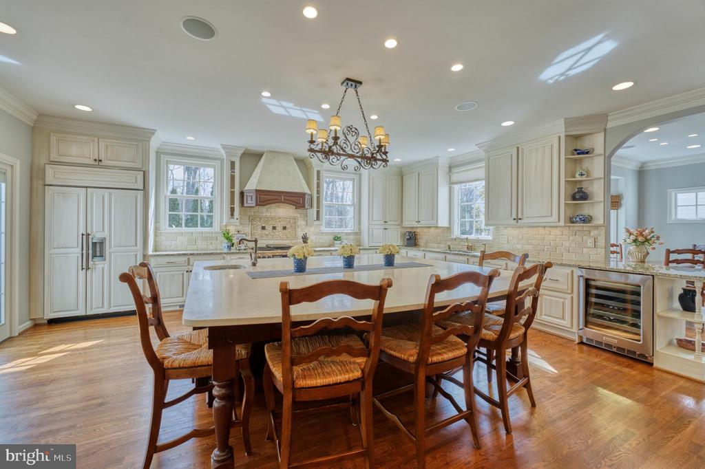 12715 Fox Woods Dr