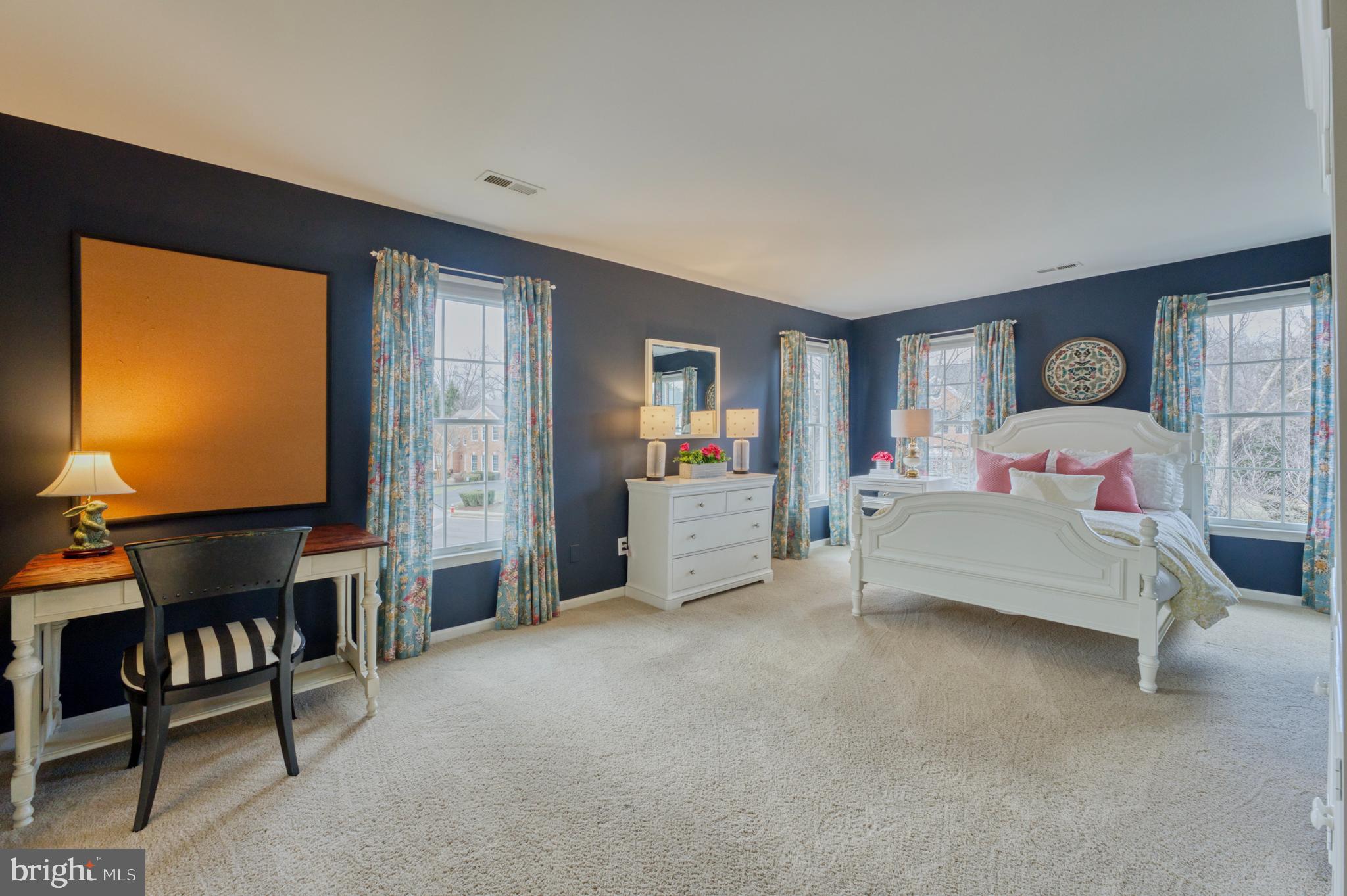 12715 Fox Woods Dr