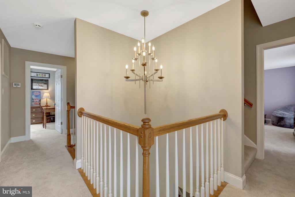 546 Malcolm Rd NW