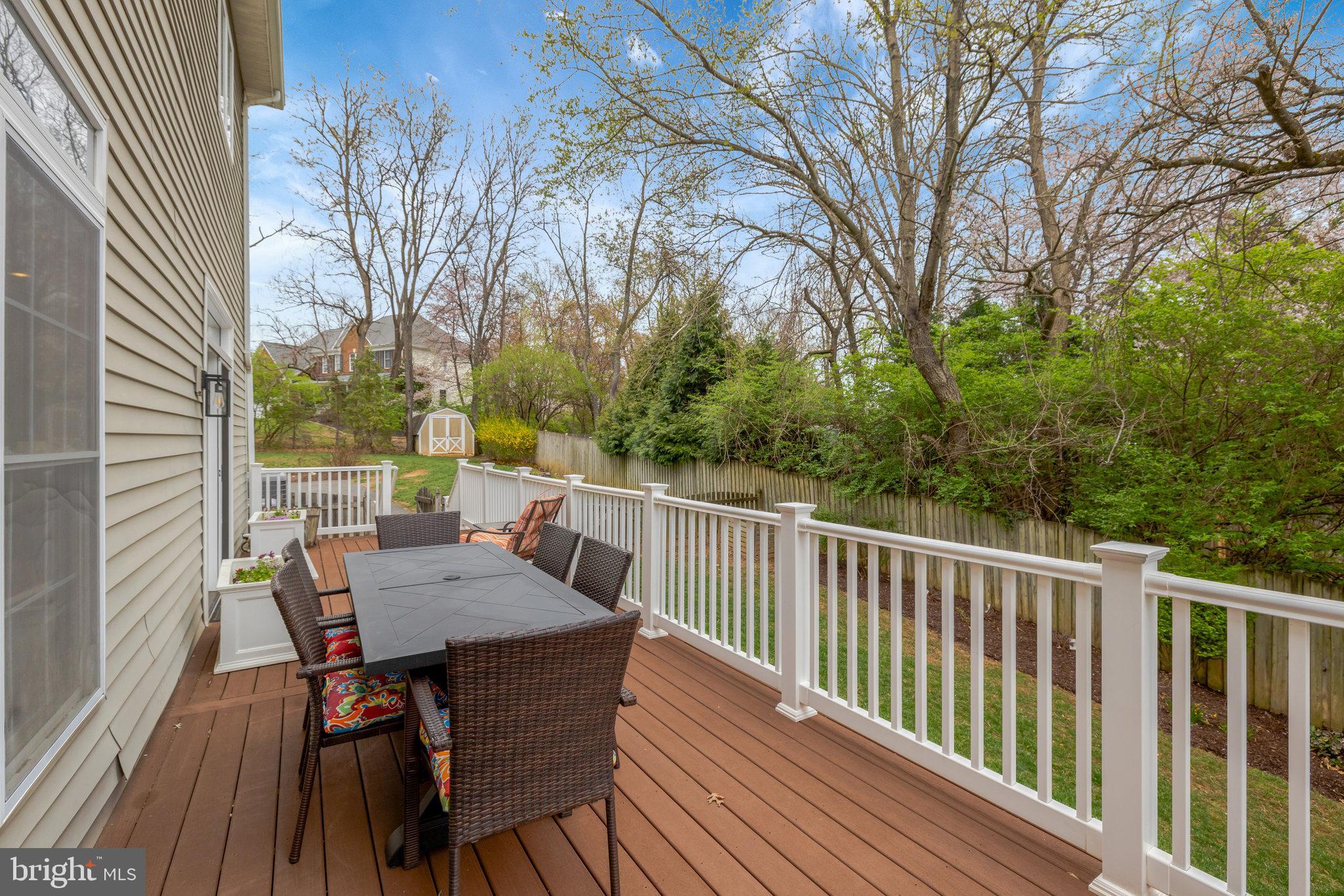 546 Malcolm Rd NW