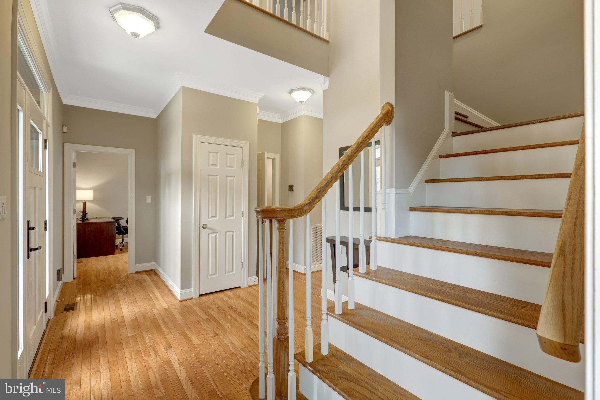 546 Malcolm Rd NW