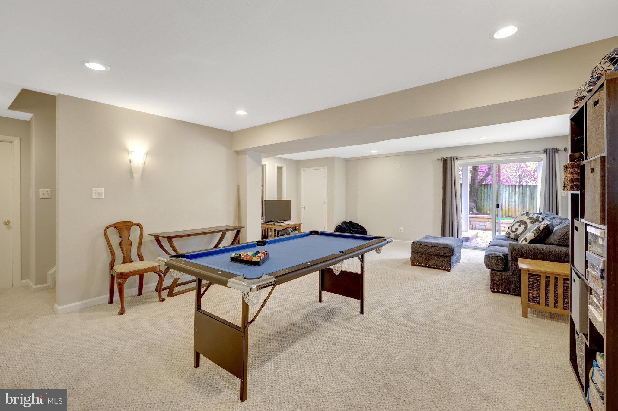 546 Malcolm Rd NW