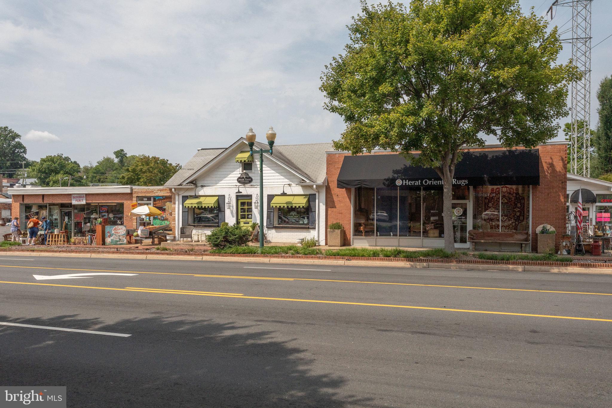 546 Malcolm Rd NW