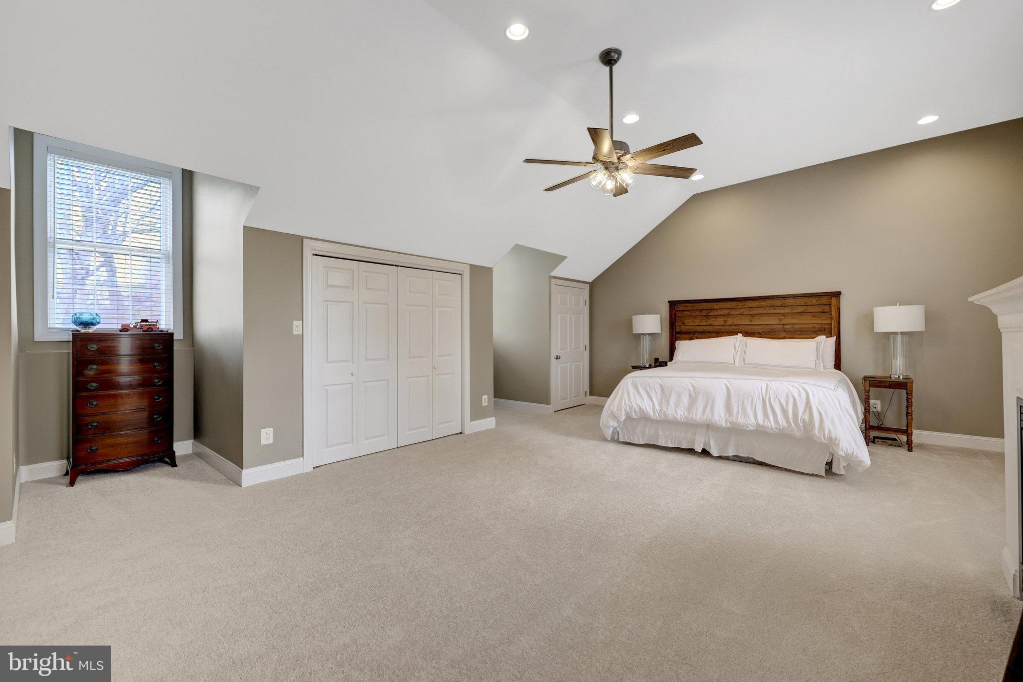546 Malcolm Rd NW