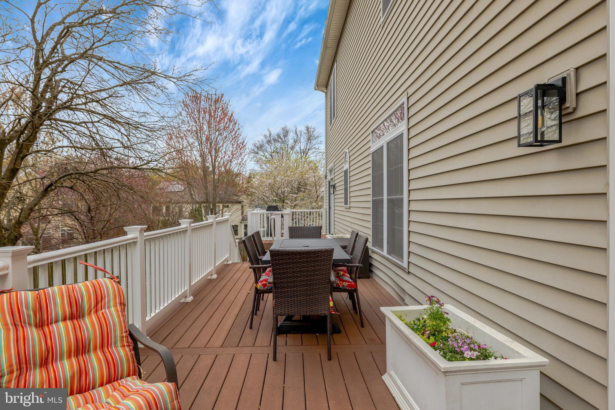 546 Malcolm Rd NW
