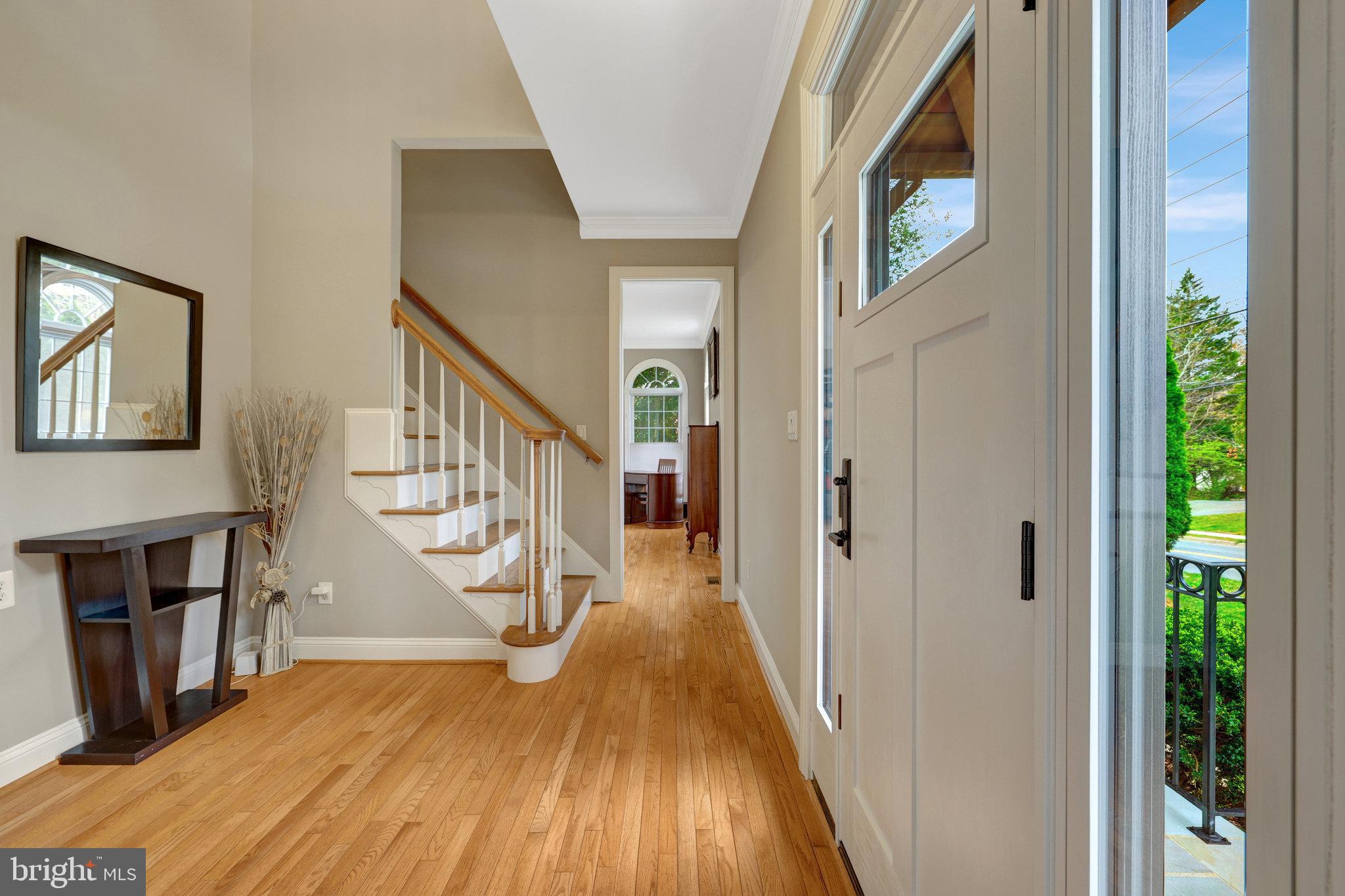 546 Malcolm Rd NW