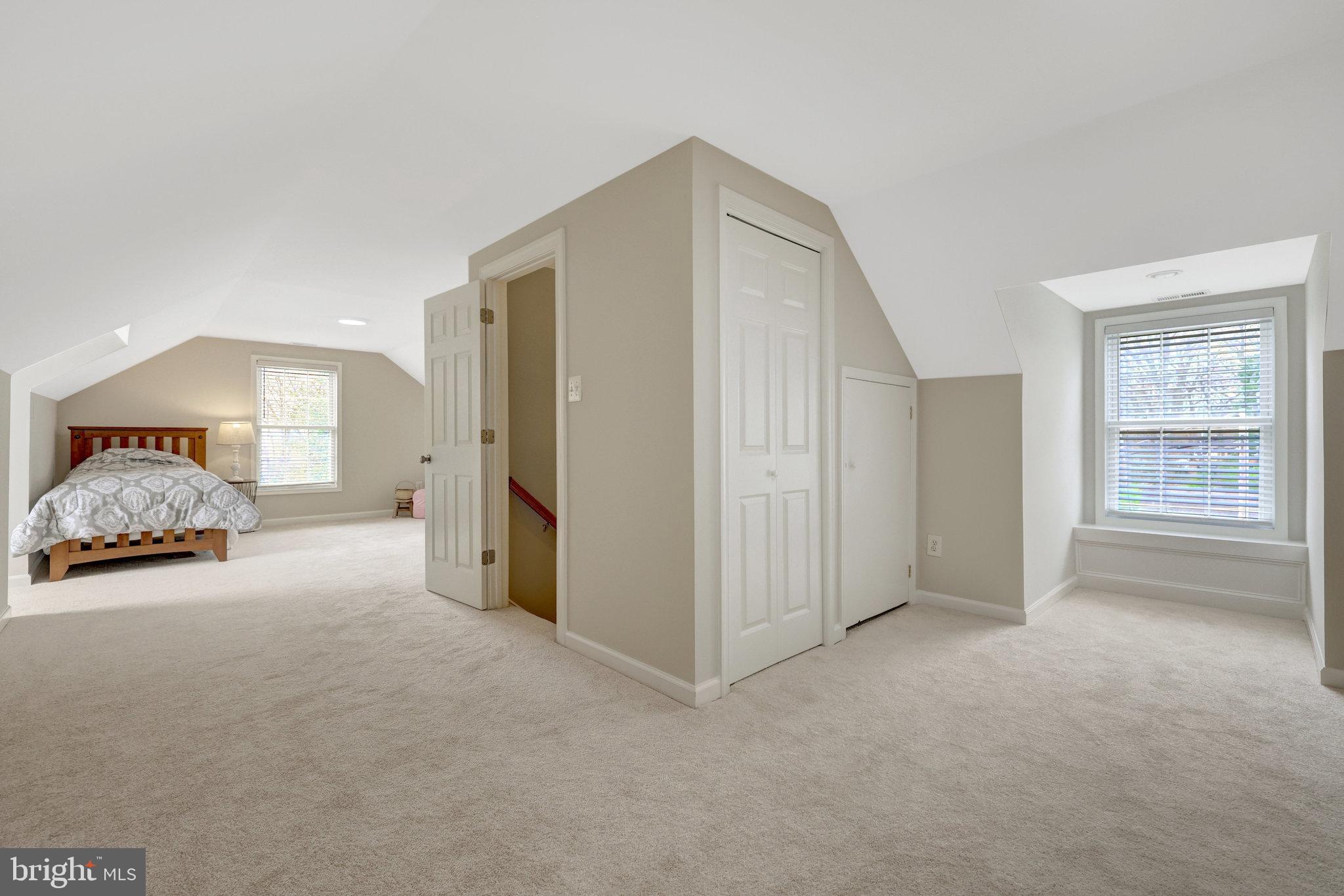 546 Malcolm Rd NW