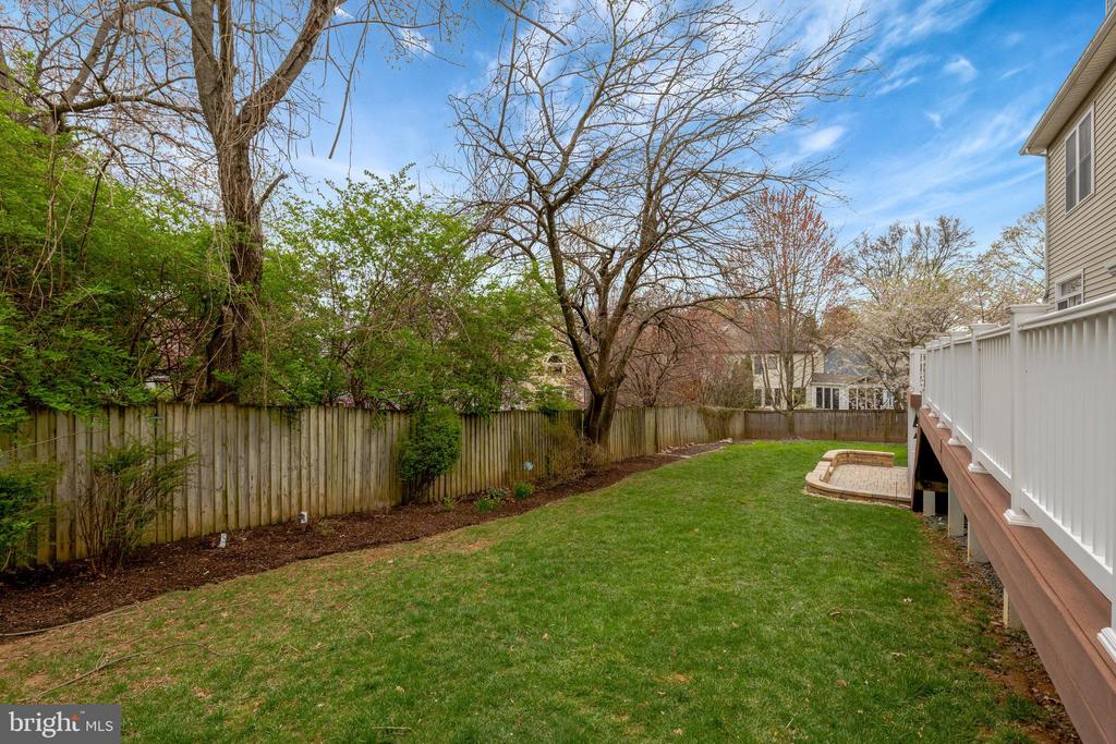 546 Malcolm Rd NW