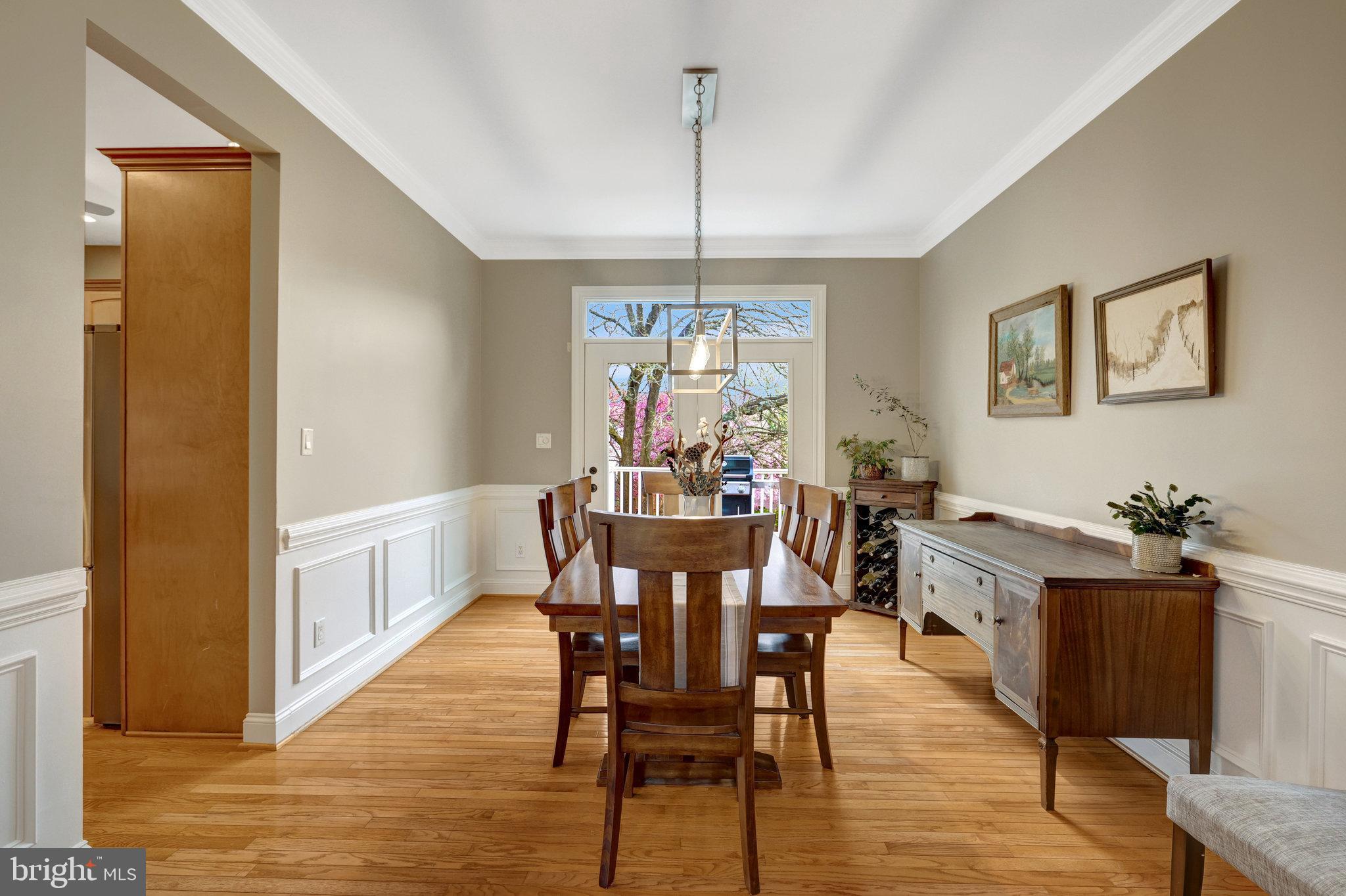 546 Malcolm Rd NW