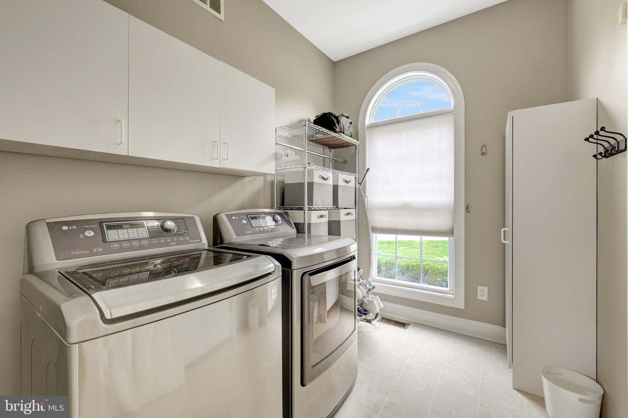 546 Malcolm Rd NW