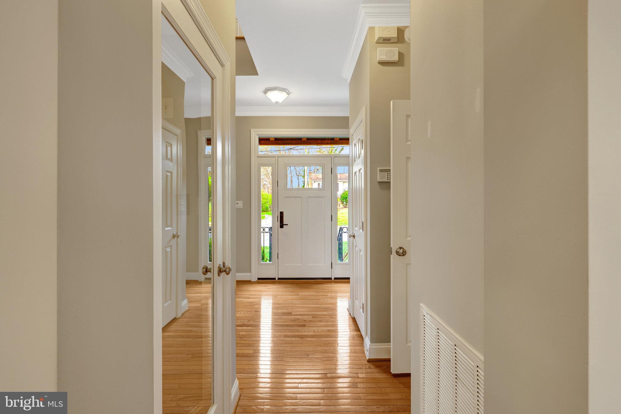 546 Malcolm Rd NW