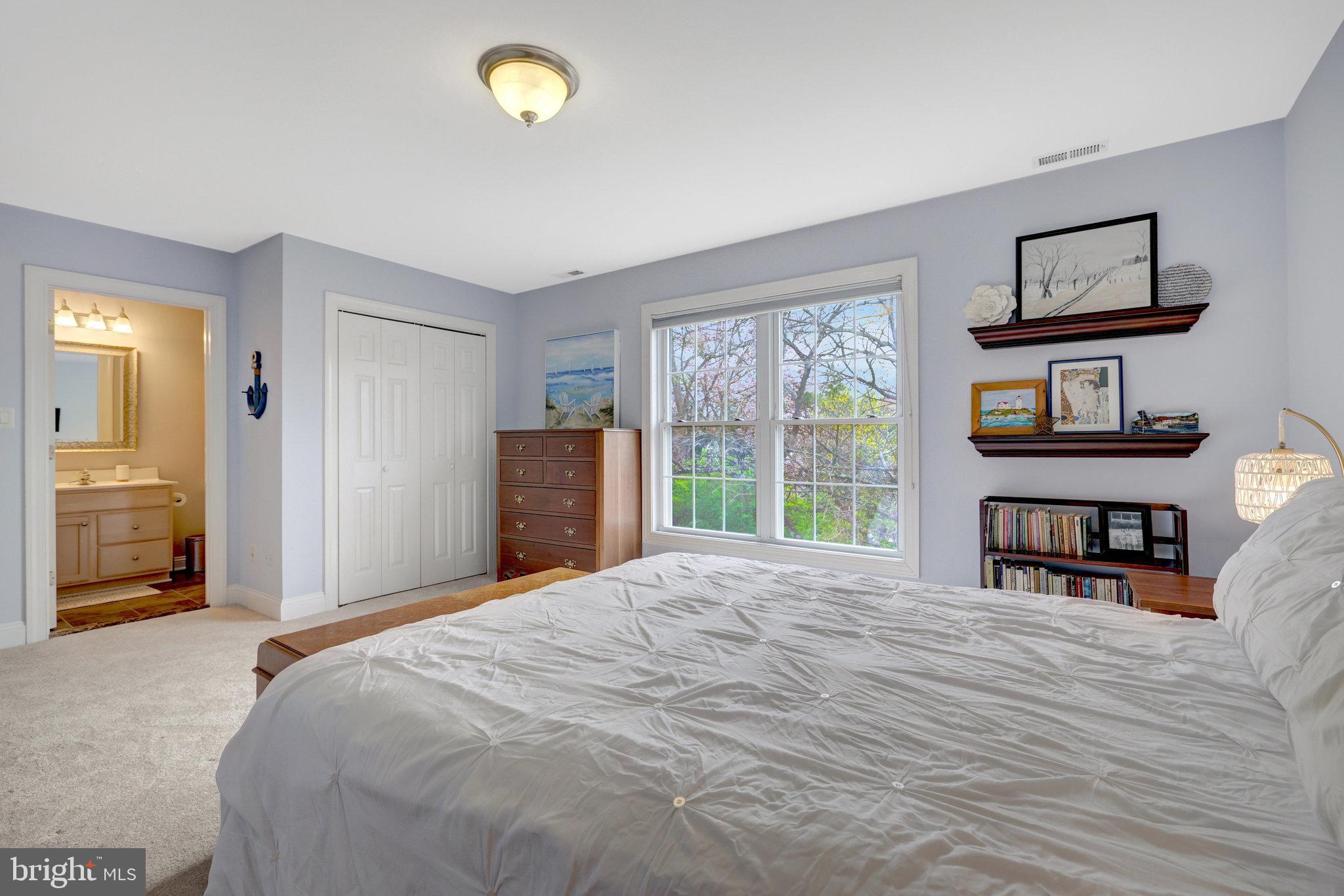 546 Malcolm Rd NW