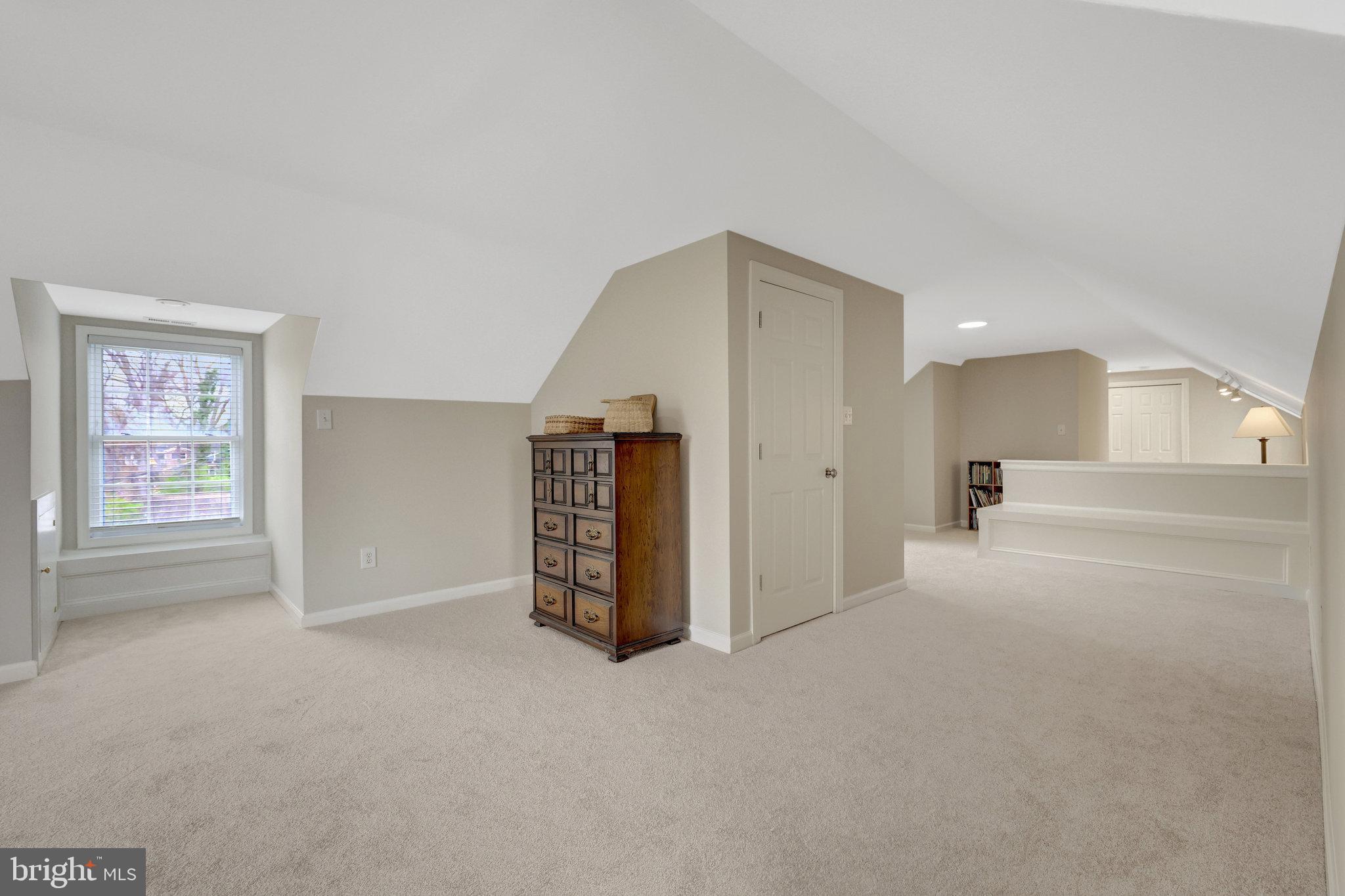 546 Malcolm Rd NW