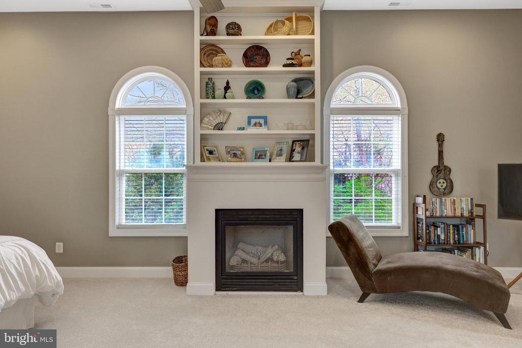546 Malcolm Rd NW