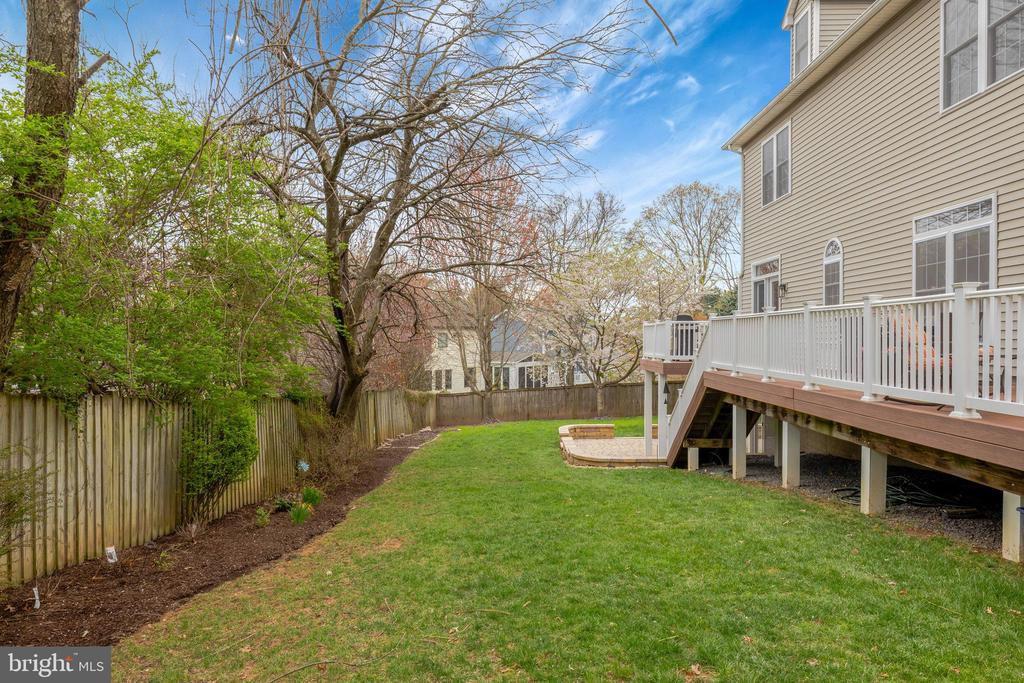 546 Malcolm Rd NW