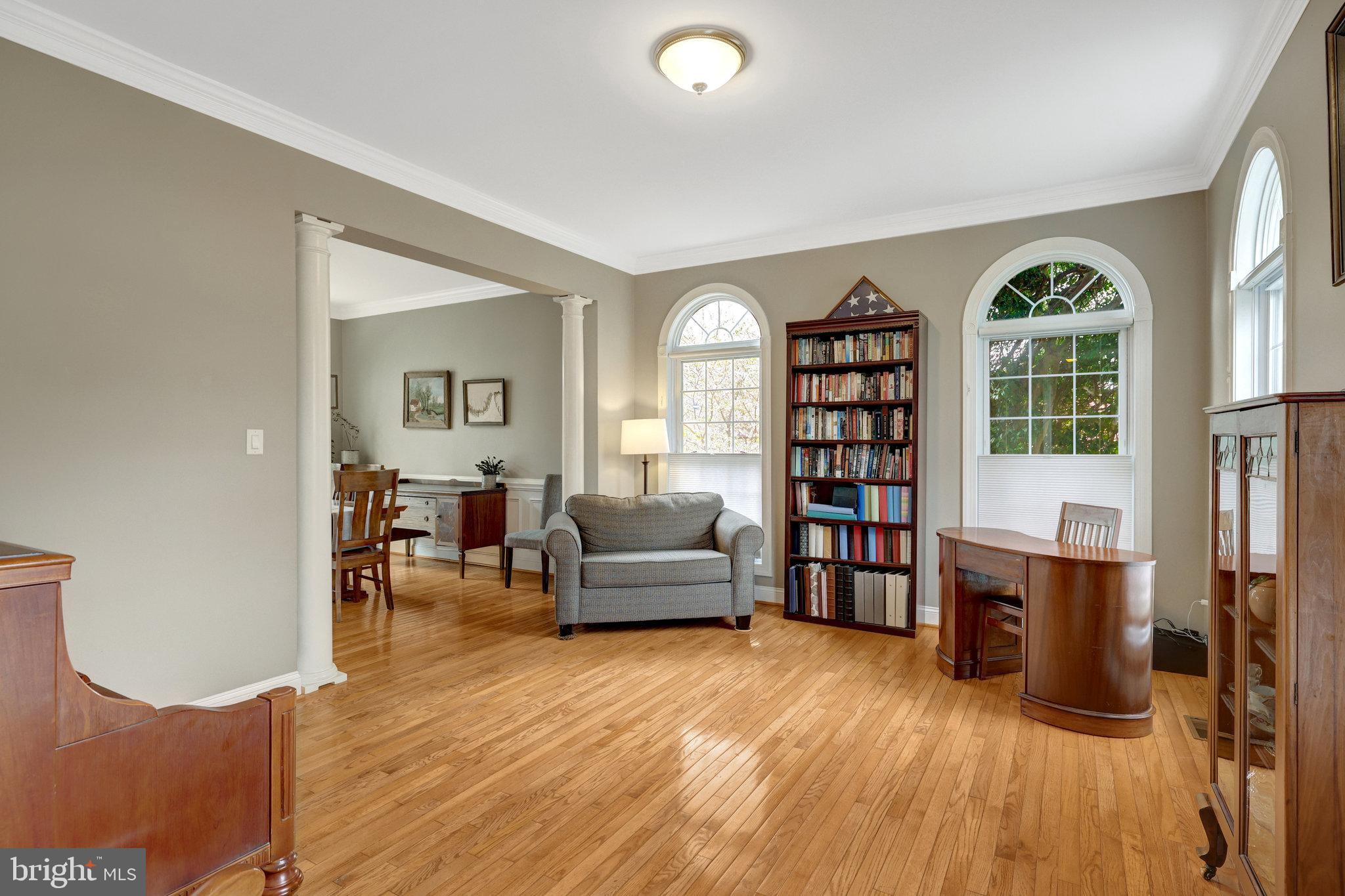 546 Malcolm Rd NW