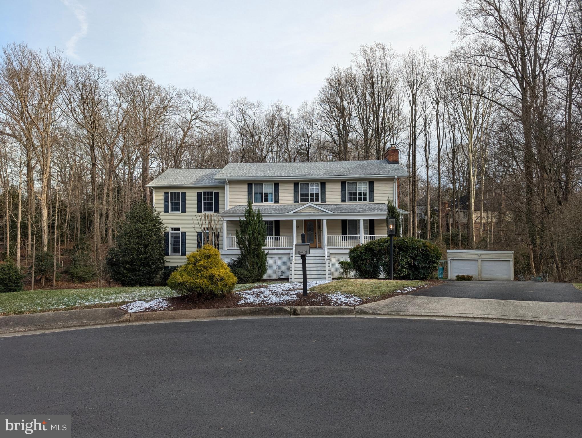 11901 PARADISE LN