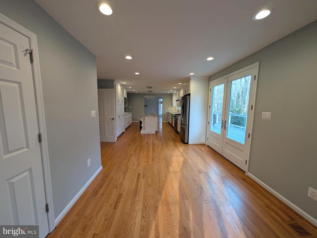 11901 PARADISE LN