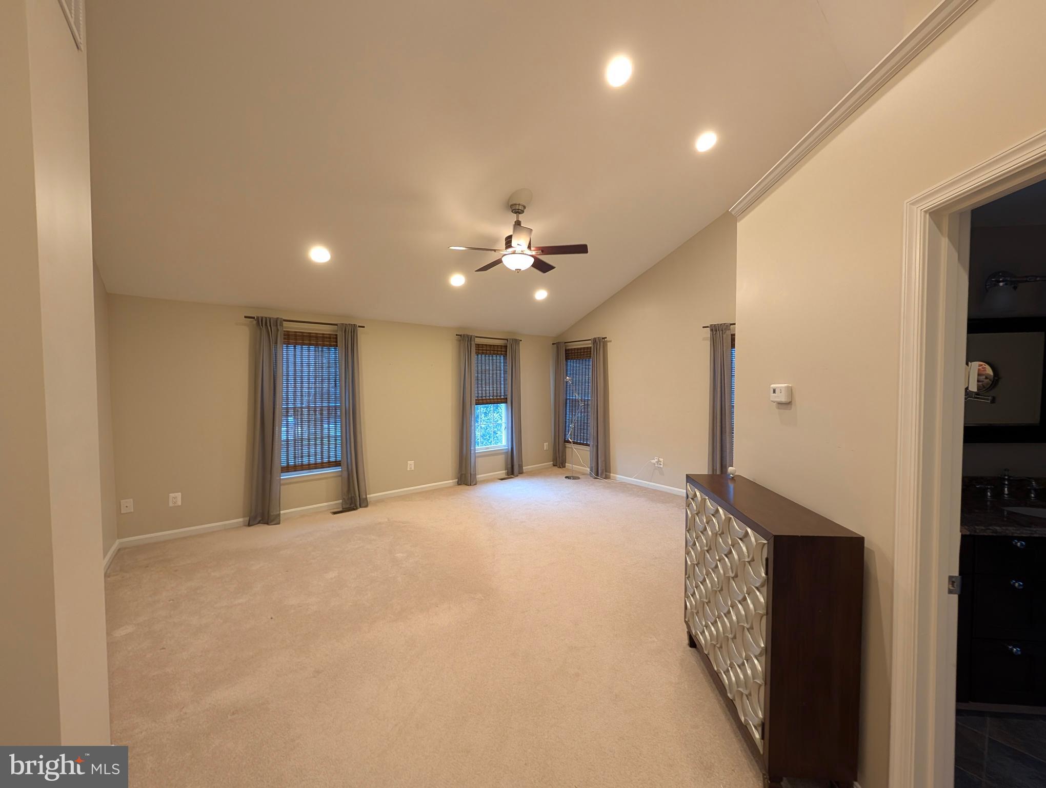 11901 PARADISE LN