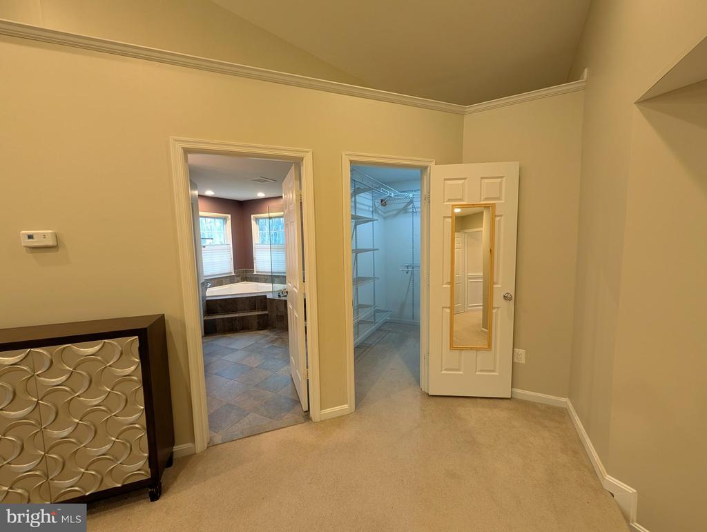 11901 PARADISE LN
