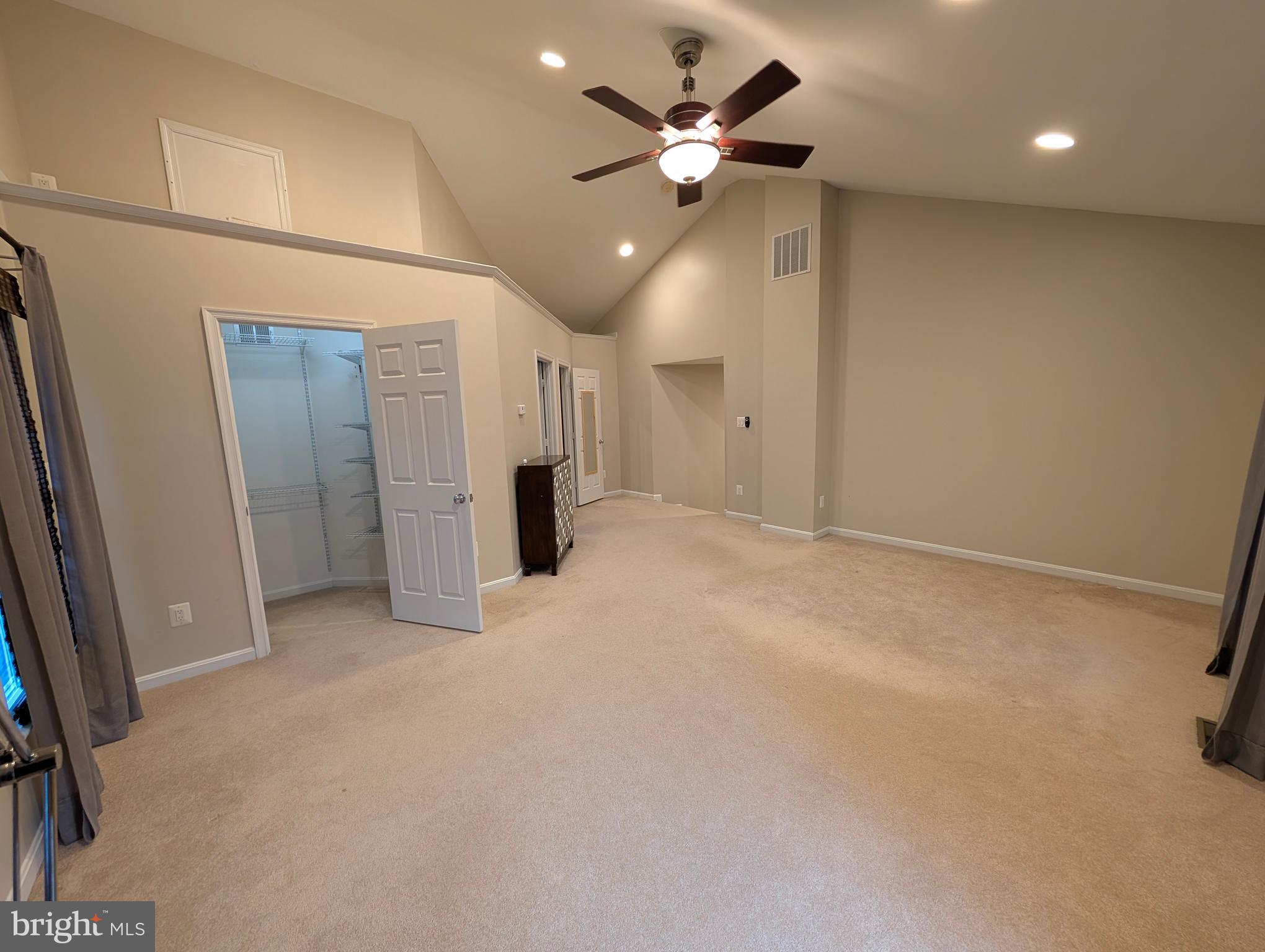 11901 PARADISE LN