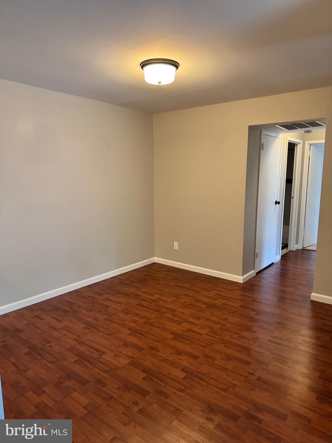 11200 CHESTNUT GROVE SQ #204