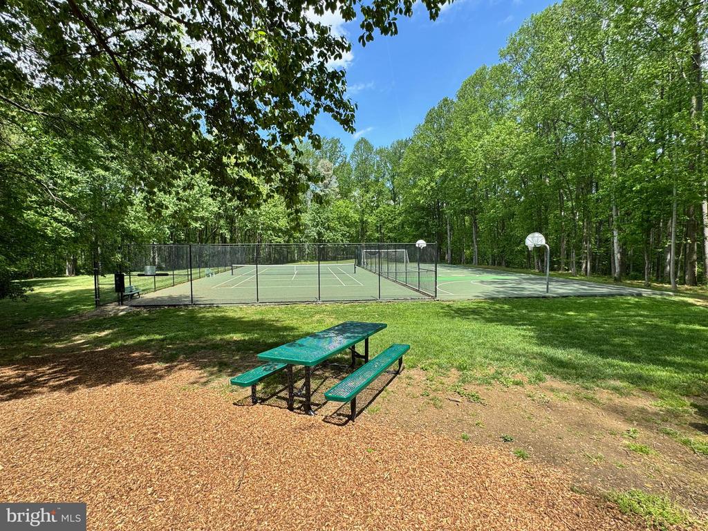 11200 CHESTNUT GROVE SQ #204