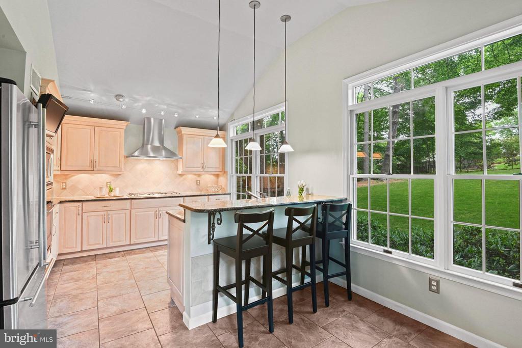 503 Colony Ct NW