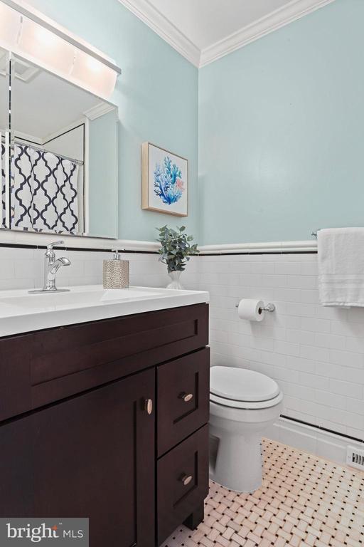 503 Colony Ct NW