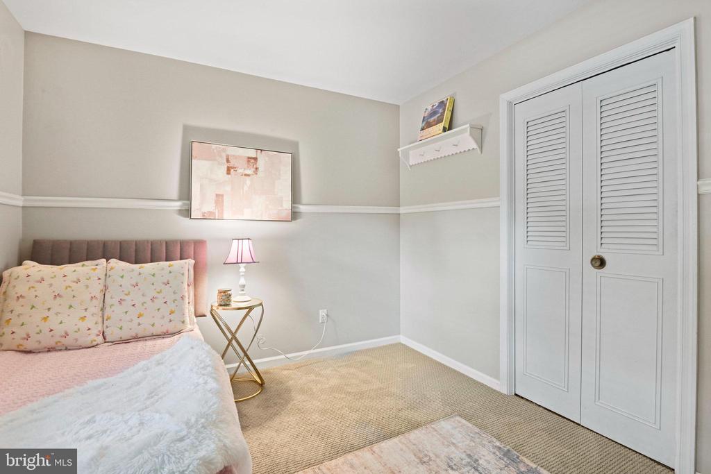 503 Colony Ct NW