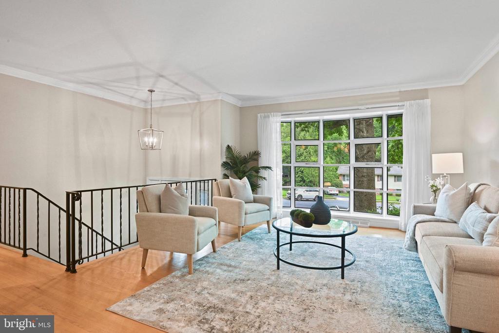 503 Colony Ct NW