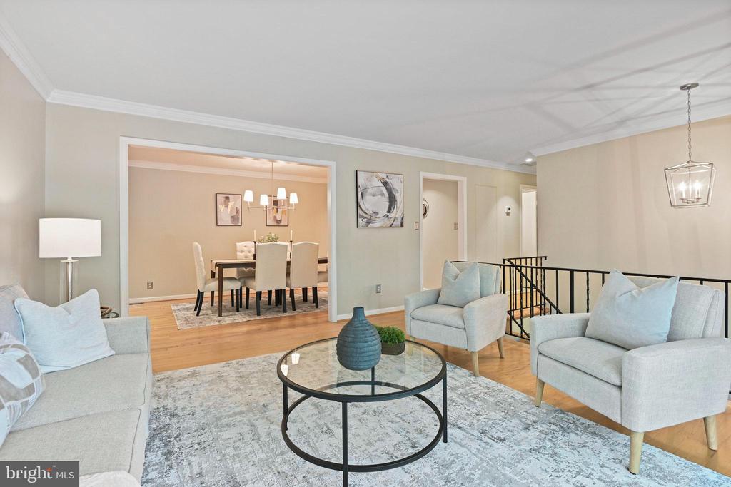 503 Colony Ct NW