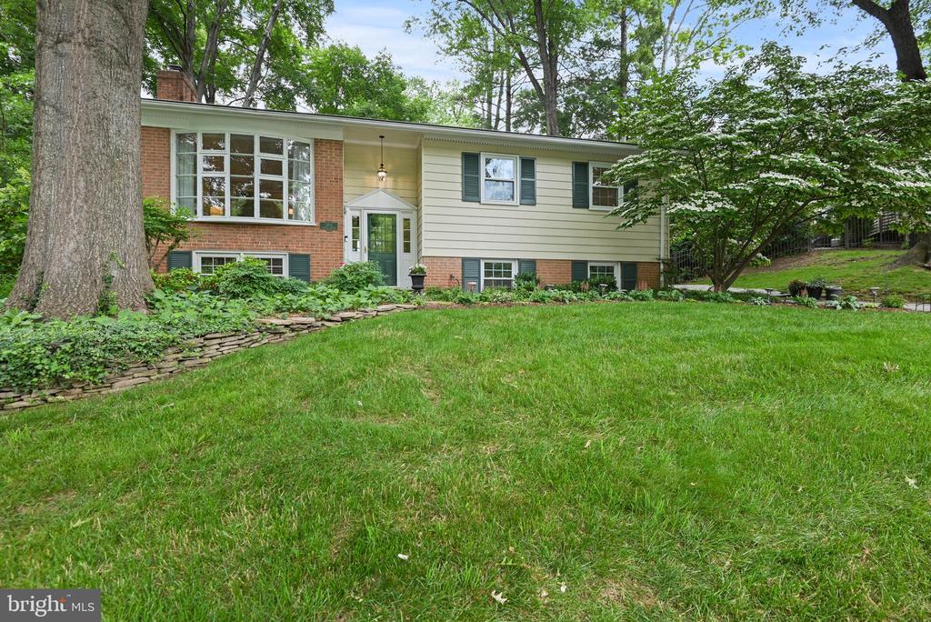 503 Colony Ct NW
