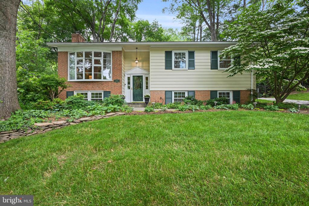 503 Colony Ct NW