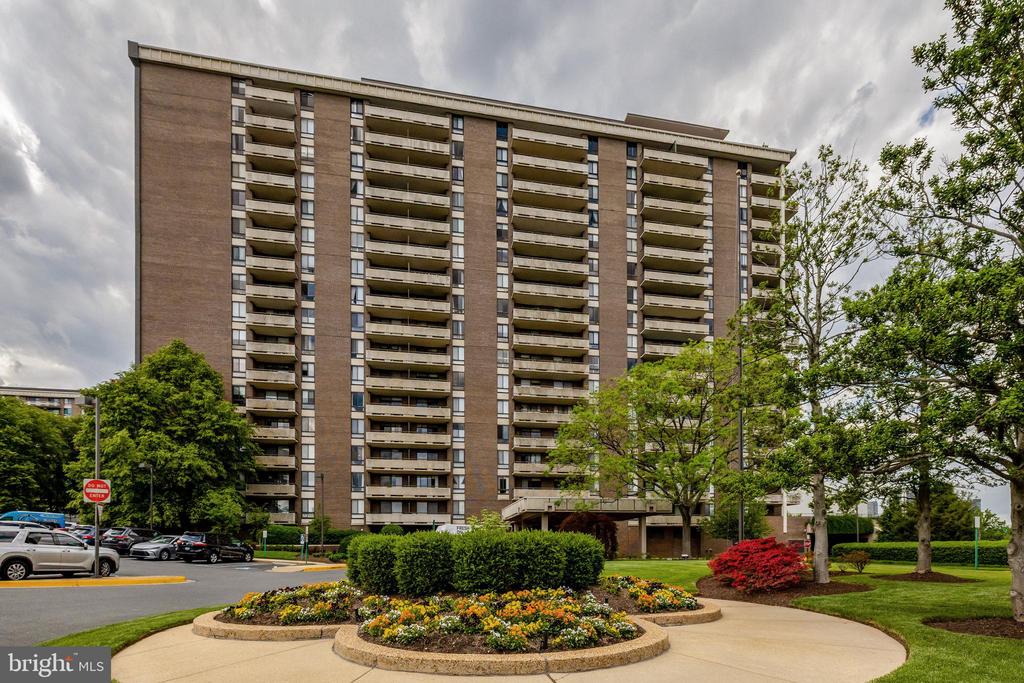 1800 Old Meadow Rd #1610