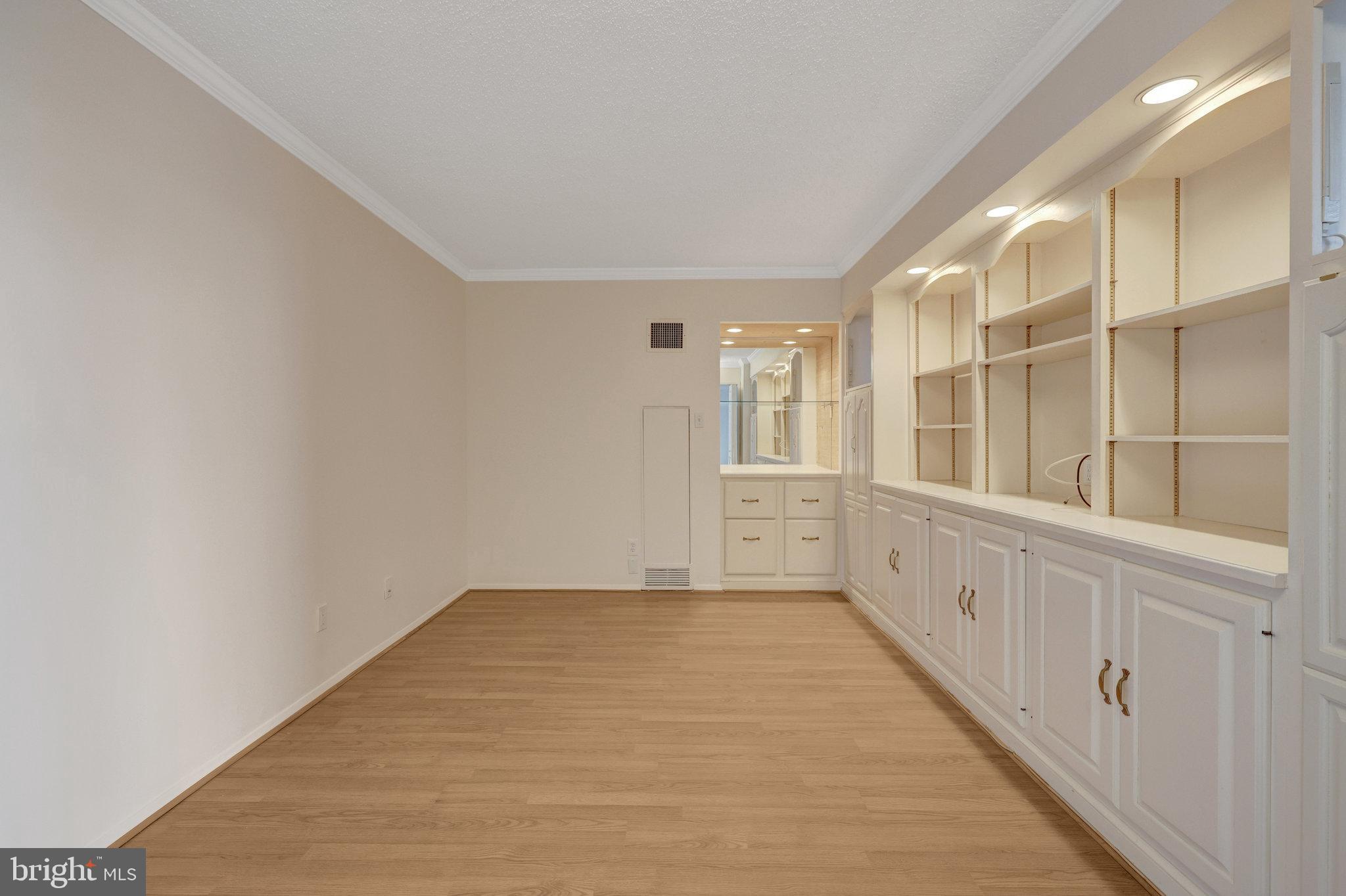 1800 Old Meadow Rd #1610