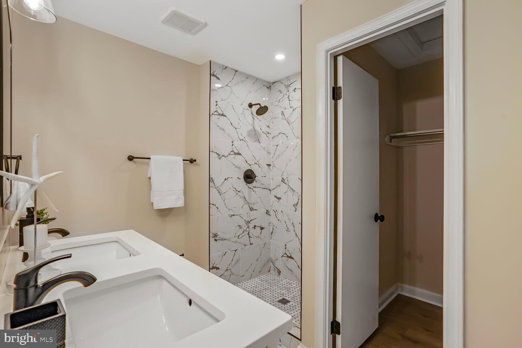 8601 Burling Wood Dr