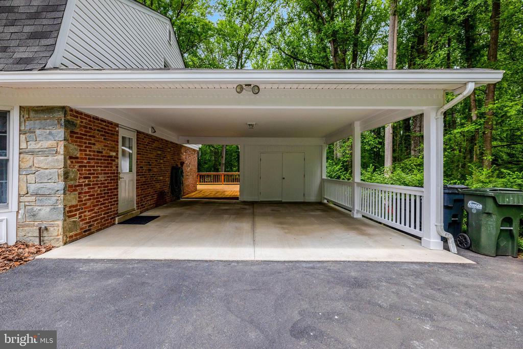 2042 Carrhill Rd