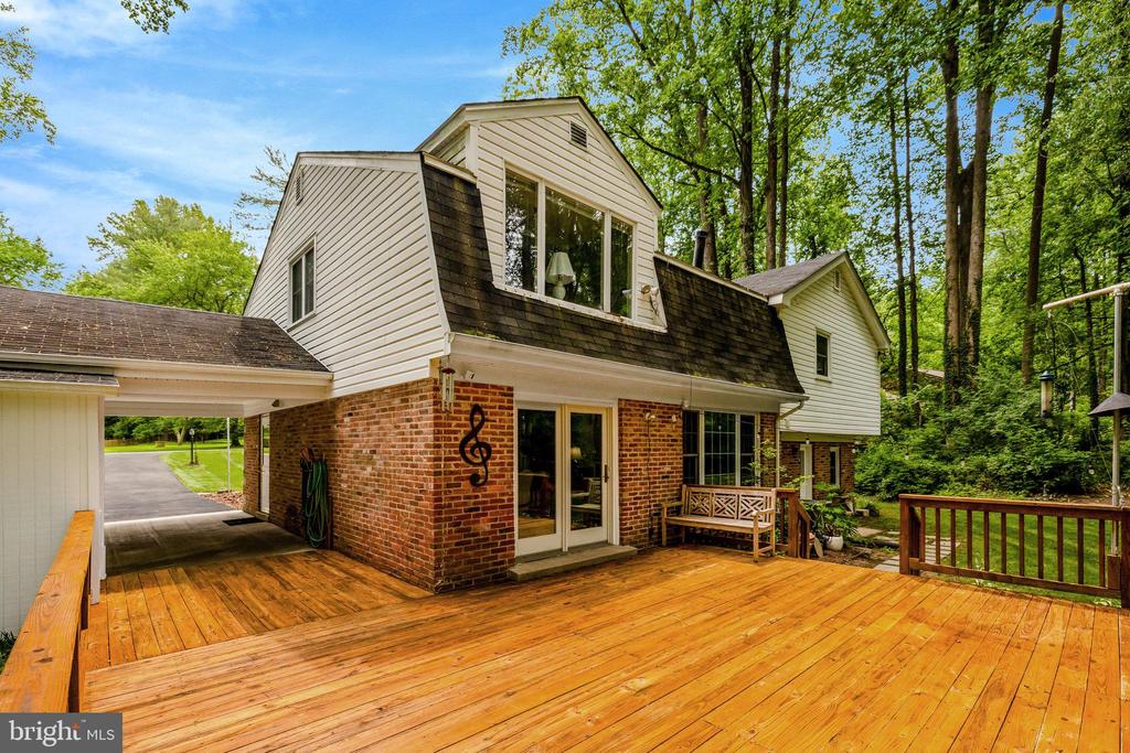 2042 Carrhill Rd