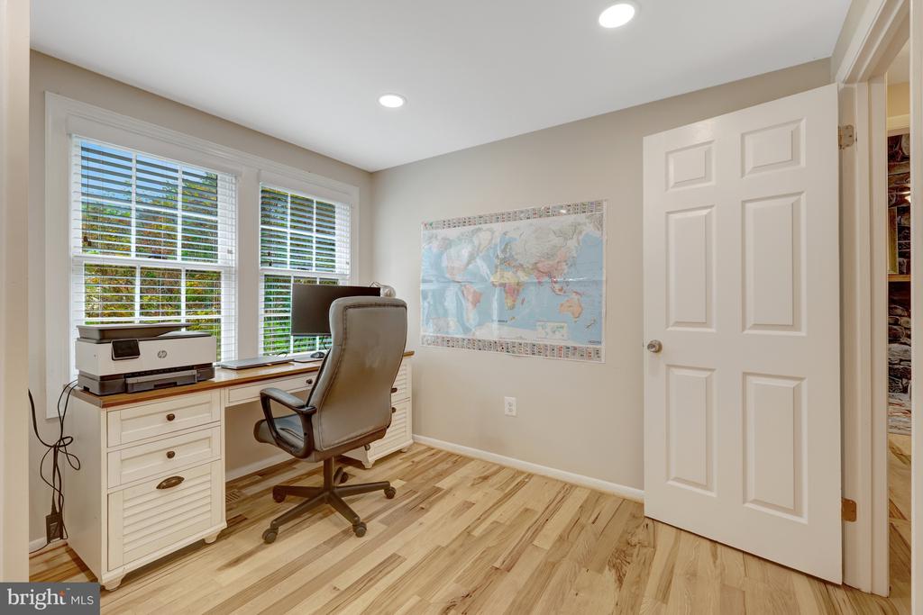 1681 Abbey Oak Dr