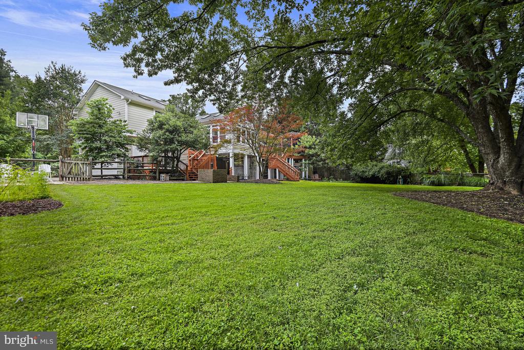 1681 Abbey Oak Dr