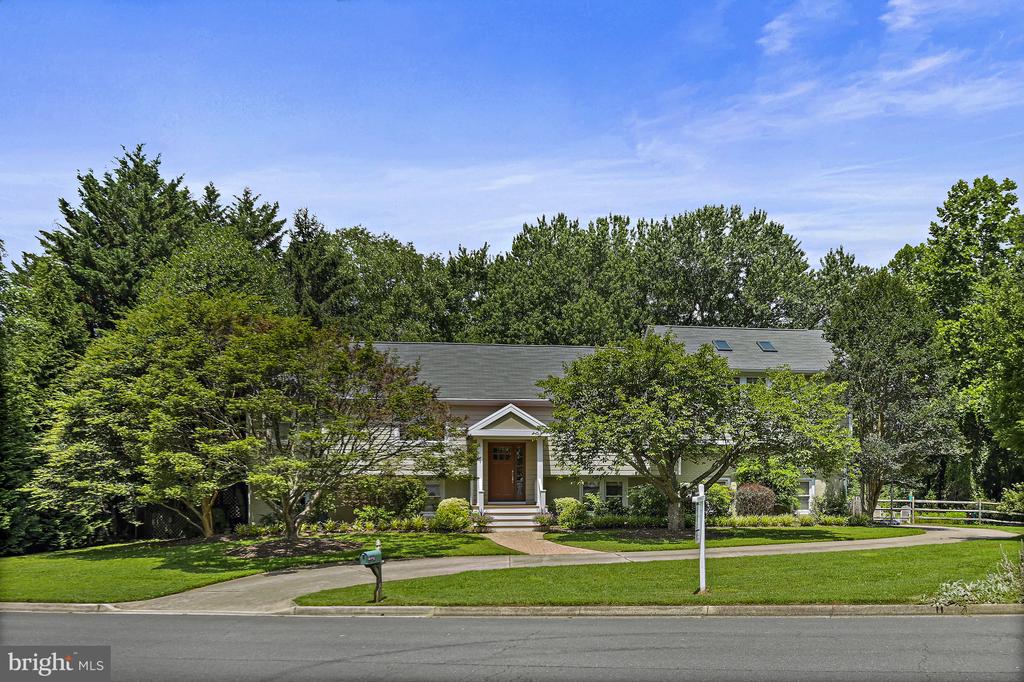 1681 Abbey Oak Dr