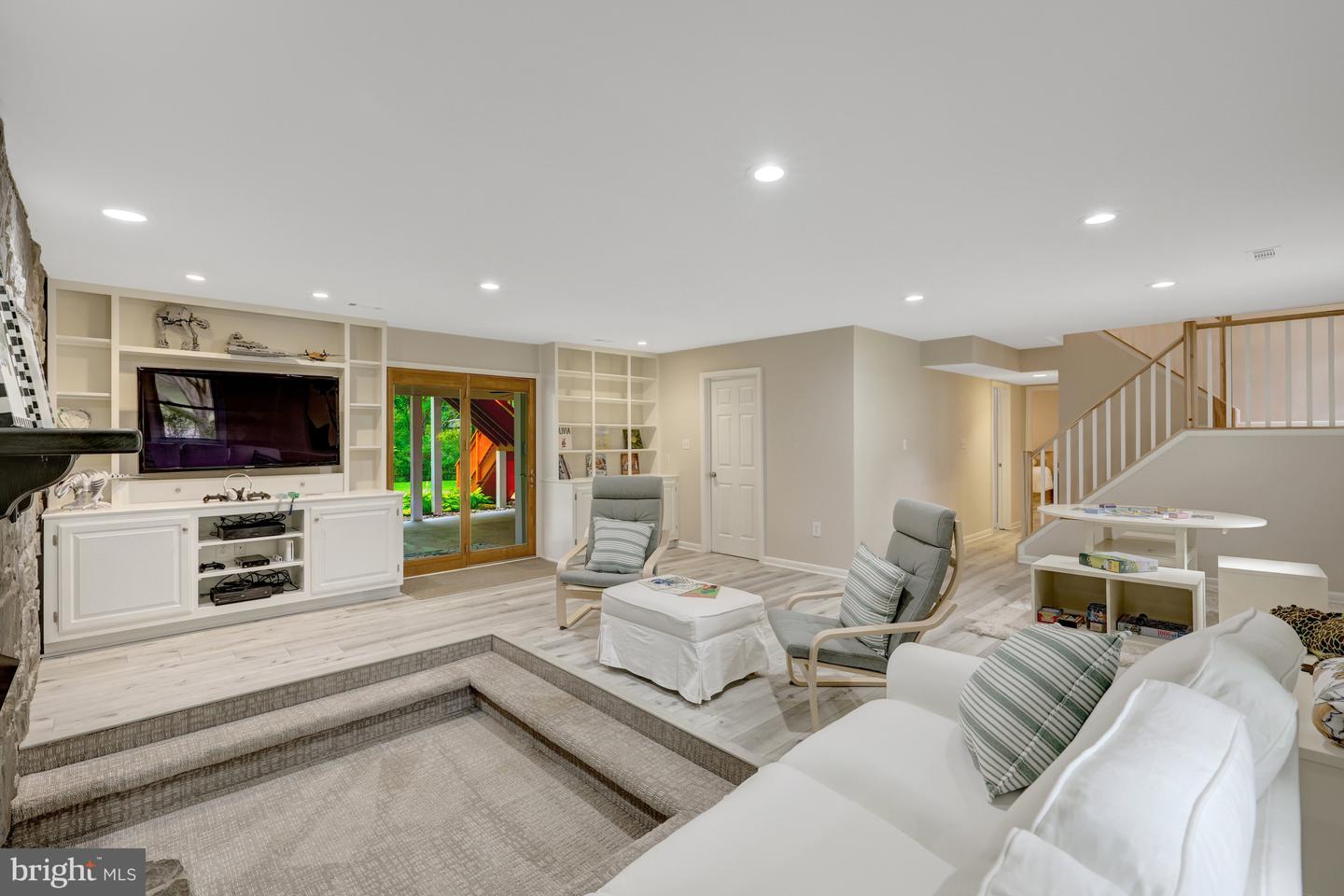 1681 Abbey Oak Dr