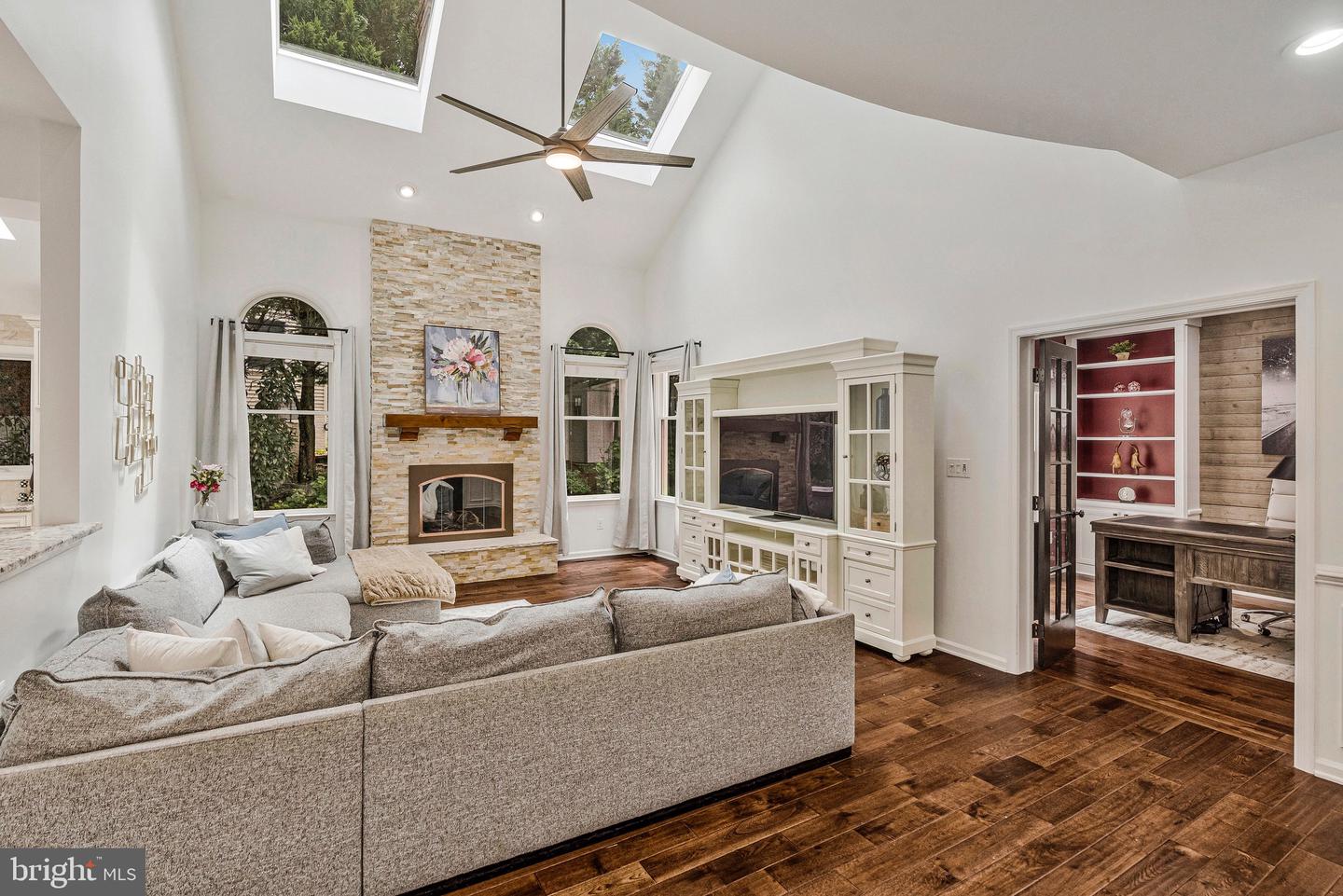 3189 Pond Mist Way