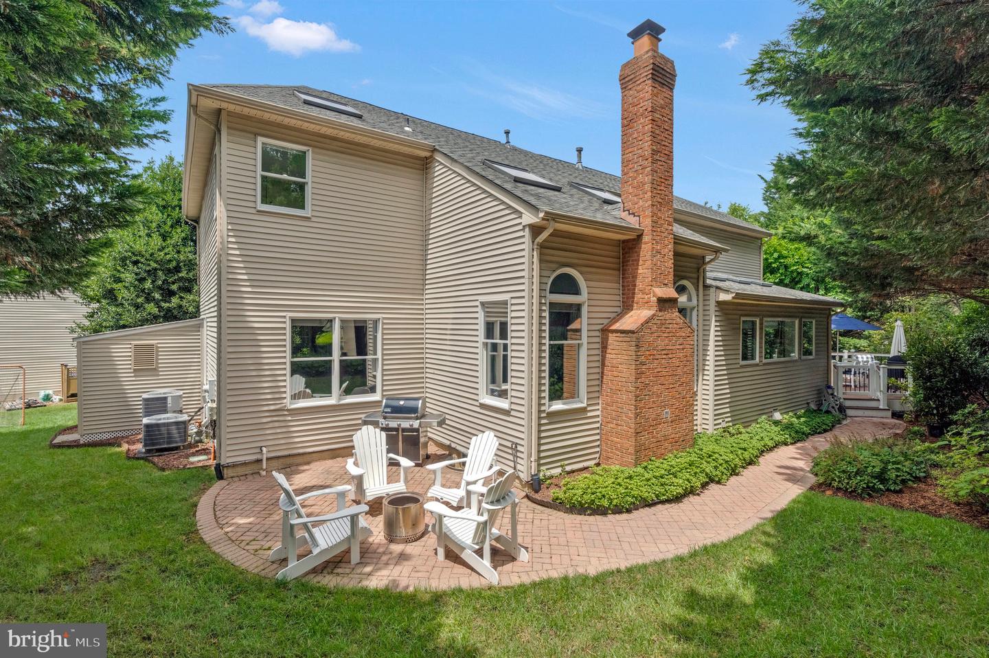3189 Pond Mist Way