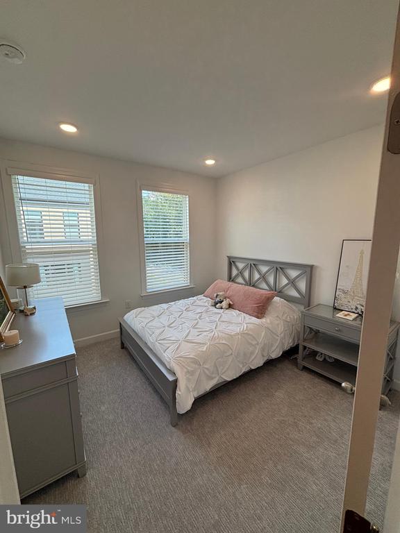 5030 LONGMIRE WAY #84