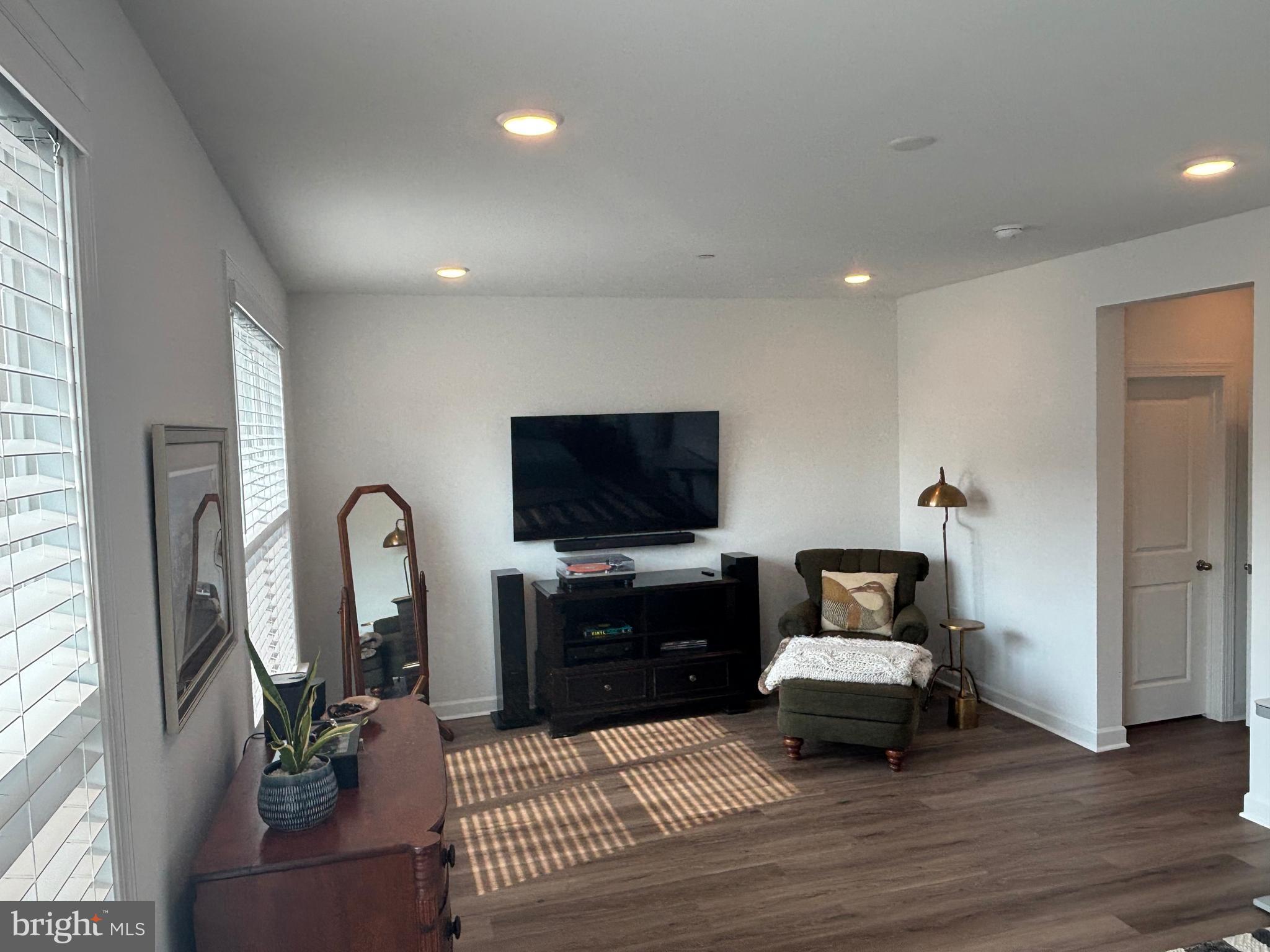 5030 LONGMIRE WAY #84