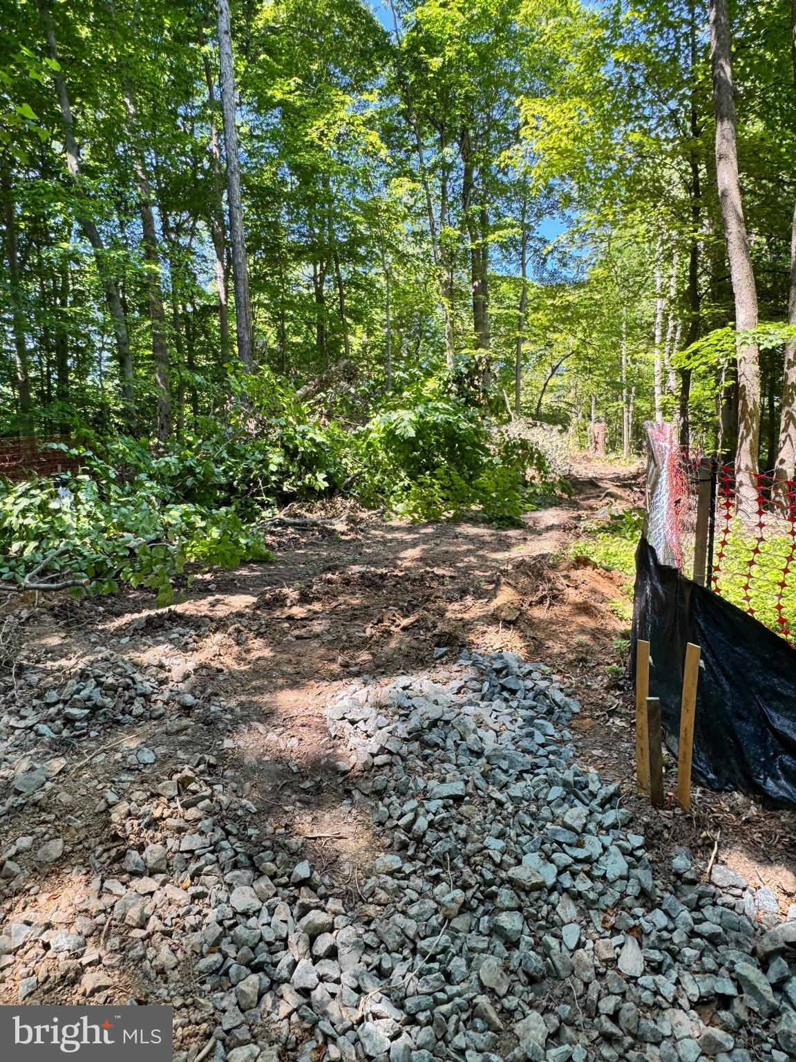 EDGE CREEK LANE