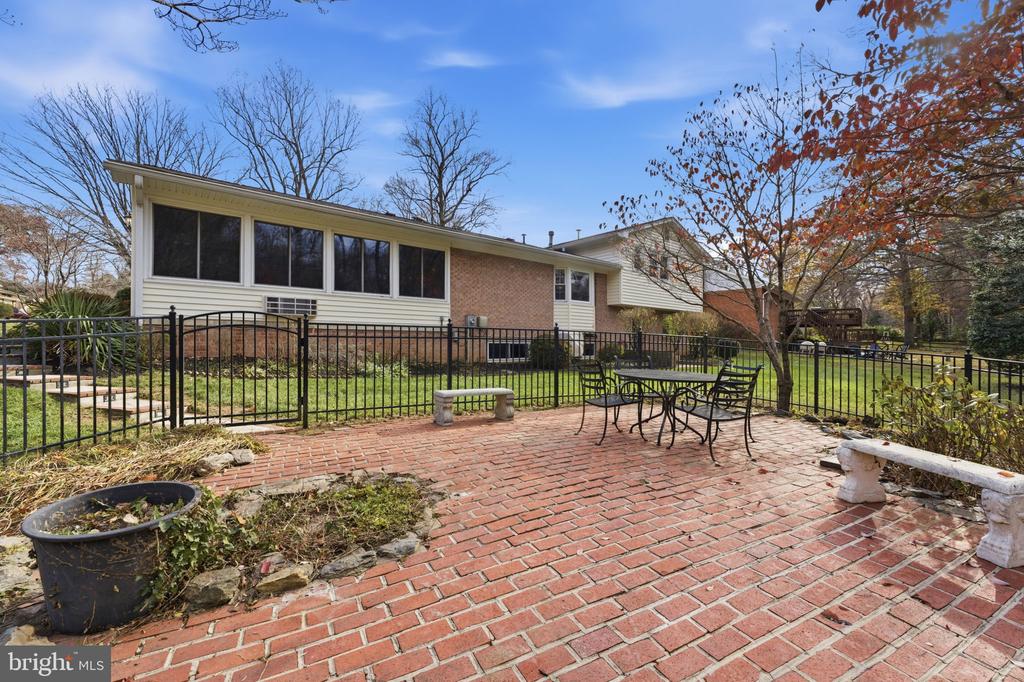 2631 E MEREDITH DRIVE