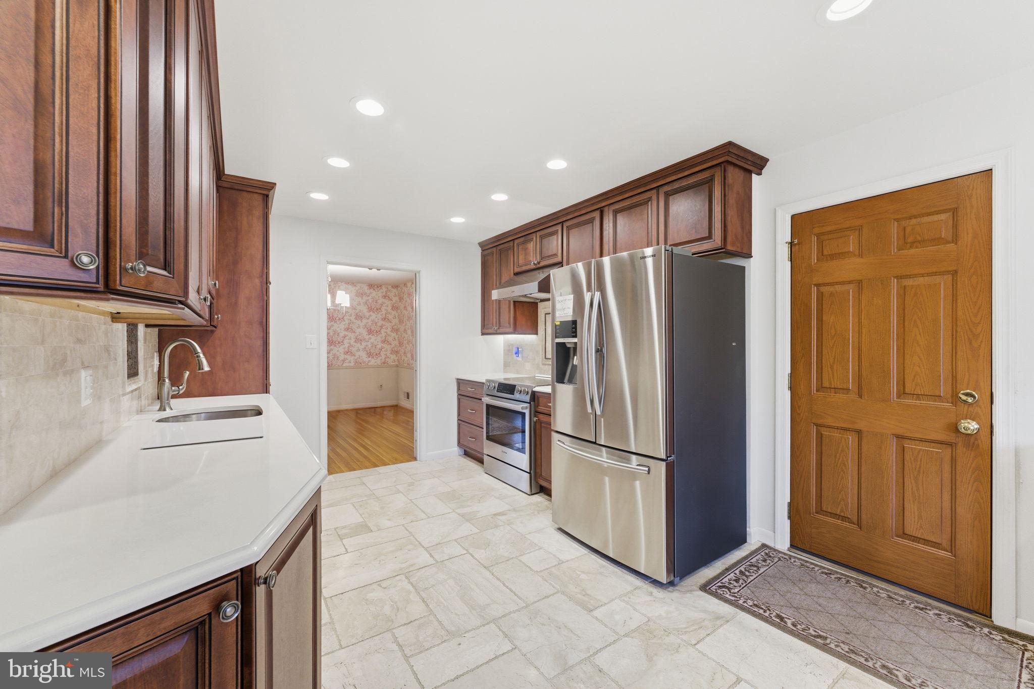 2631 E MEREDITH DRIVE